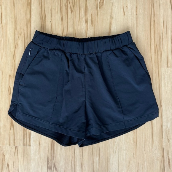 Zella Taylor Getaway High Waist Shorts - Black - Picture 2 of 6